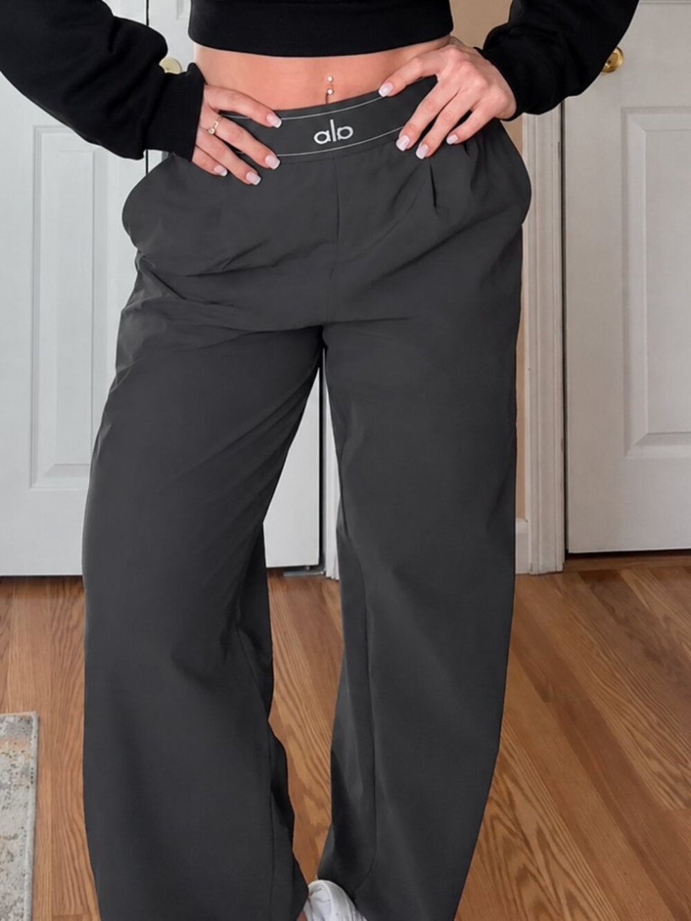 NWT  👖 Alo Yoga Suit Up Pant Anthracite Grey Wide Leg Pants 💕 30” Inseam